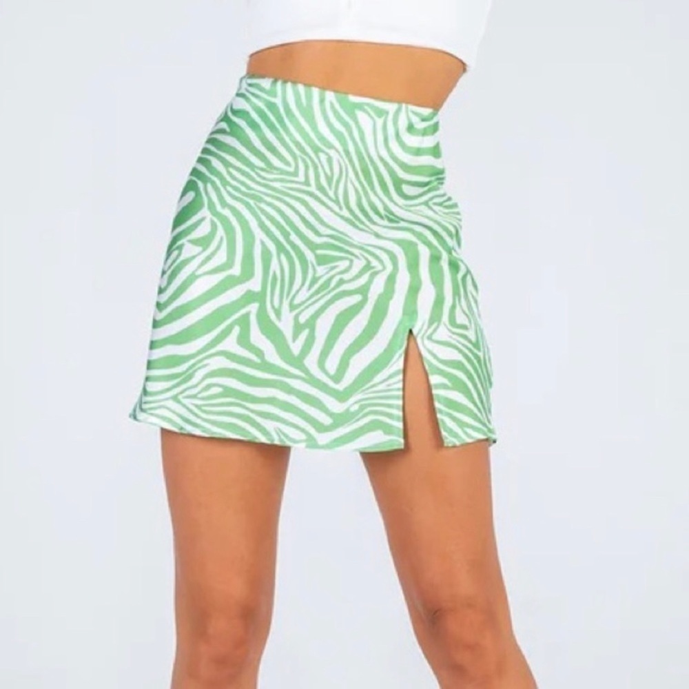 Princess Polly Green Zebra Skirt!
